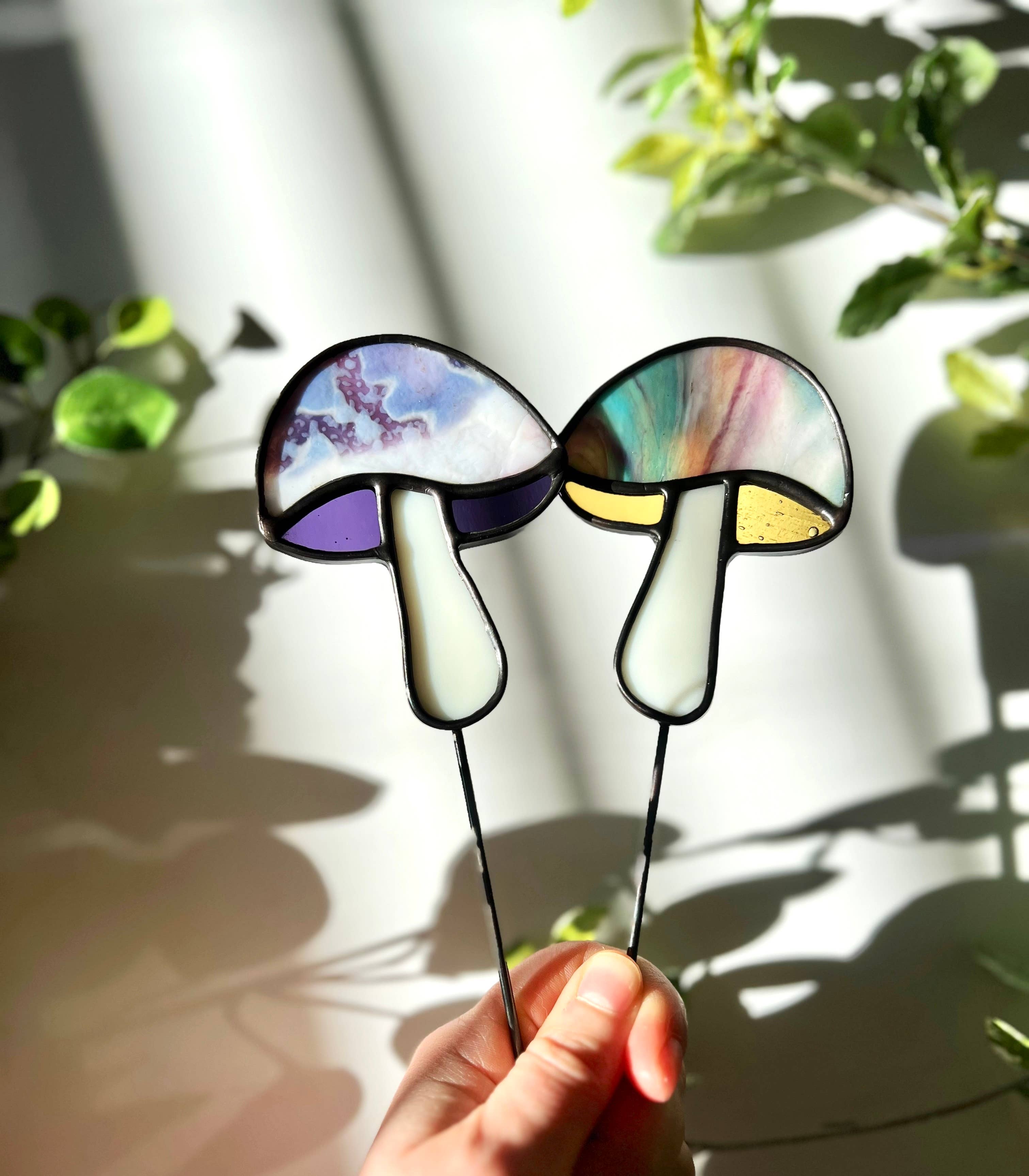Wild Bloom Glass - Wholesale Garden/Lawn Stake - Mushroom Plant Stake Stained Glass | Plant Accessories