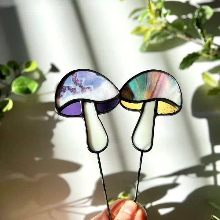 Wild Bloom Glass - Wholesale Garden/Lawn Stake - Mushroom Plant Stake Stained Glass | Plant Accessories0