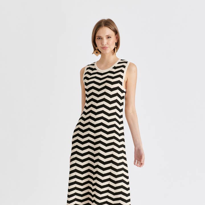 Sleeveless Midi Knit Dress in Zigzag Pattern für den Großhandel von Paisie