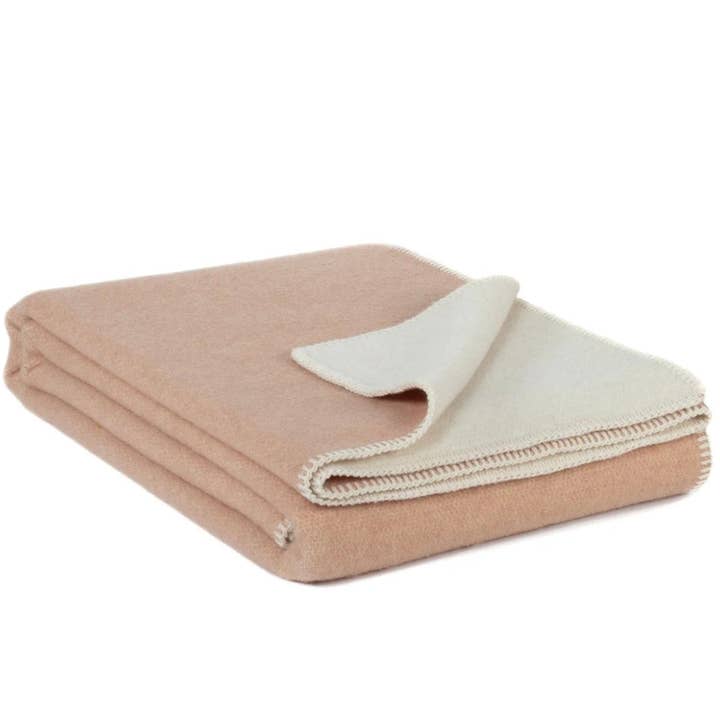 Mantas de lana y otras tendencias de Resultados para mantas para joyería al por mayor. Devoluciones gratuitas y condiciones de pago a 60 días en Faire en Faire.