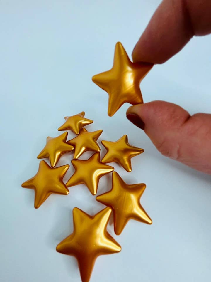 200 Gold Star Bath Pearls. Lavender scented. Bulk Bath Beads for wholesale by Bare Boutique