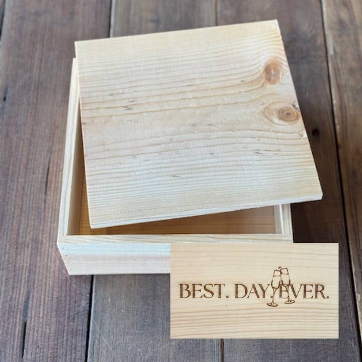 La Caja de Madera Sapling "MEJOR DÍA DE TODOS" para venta al por mayor de Mill 54