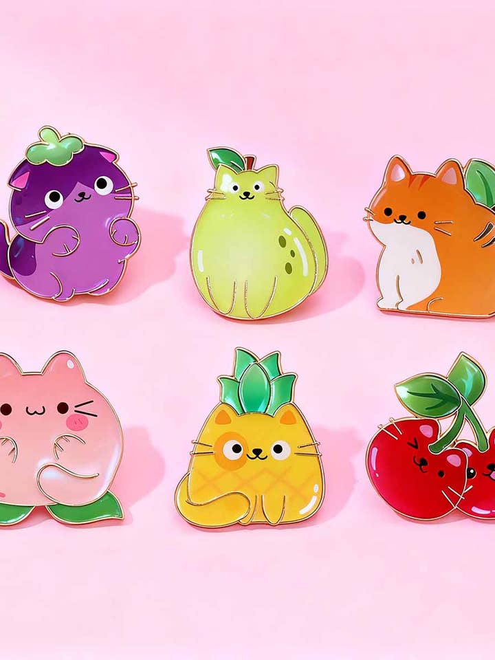 CWMM10701_ENSEMBLE DE PIN'S ÉMAIL CHATON MIGNON ET FRUITS pour la vente par NINEXIS