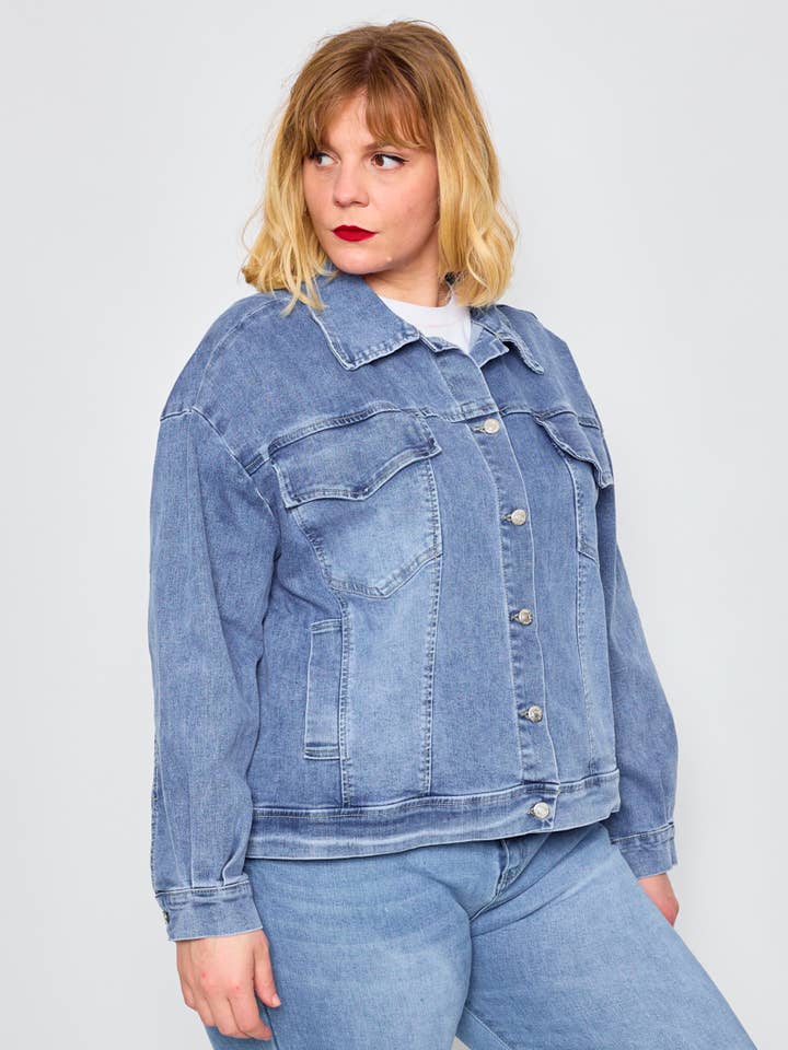jeans Stora Storlekar - Överdimensionerad Jeansjacka med Fickor för wholesale på Faire2