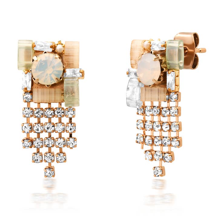 Boucles d'oreilles à franges en perles mélangées et pierres CZ pour la vente par Tai Jewelry