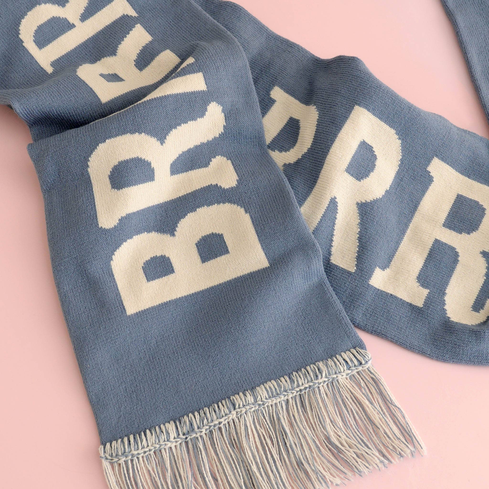 Alphabet Bags – wholesale Scarf – Unisex – BRRRRRRRR - Knitted Scarf1