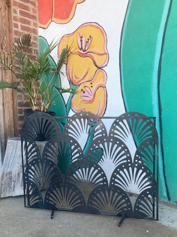 Écran de cheminée Art Déco pour la vente par Garden Deva Sculpture Co.