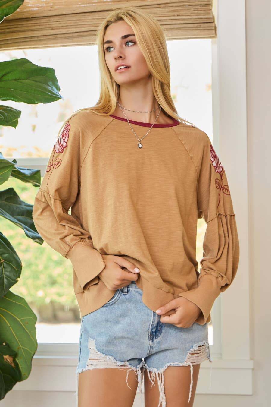 Oddi – wholesale Knit top – Women's – Raglan Long Sleeve Top With Embroidery Detail2