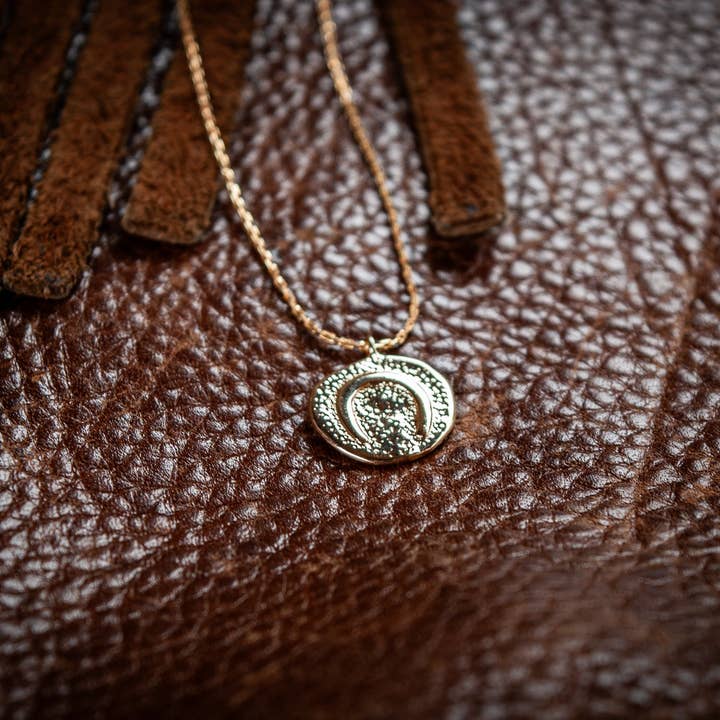 Colar de Casco por atacado de HEN + Bear