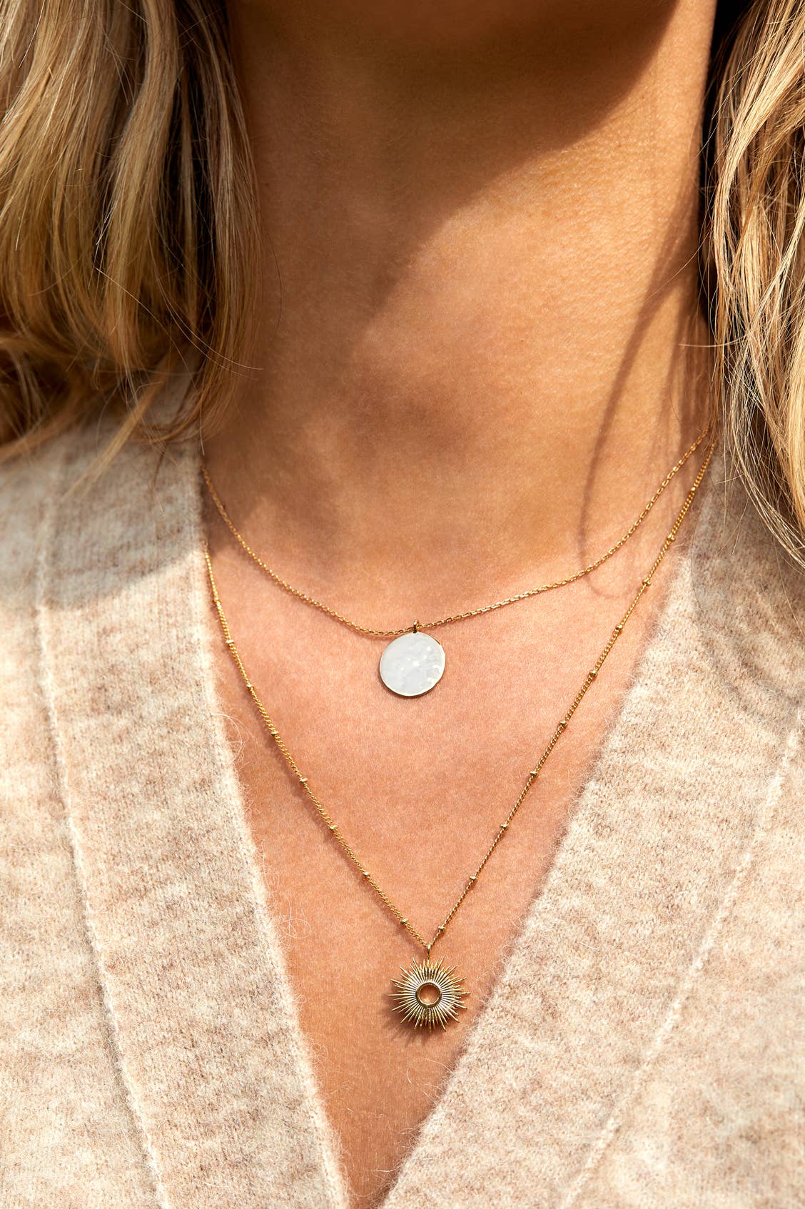 Estella Bartlett - Vente Colliers à pendentif - Collier pendentif disque martelé3