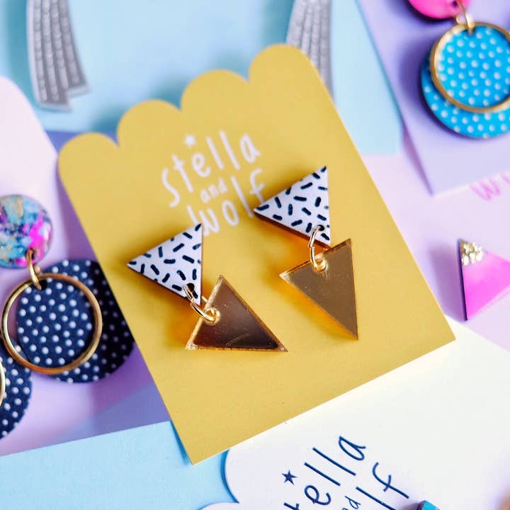 Geometriska örhängen örhängen, triangel droppdubbar, monogram för wholesale av Stella and Wolf