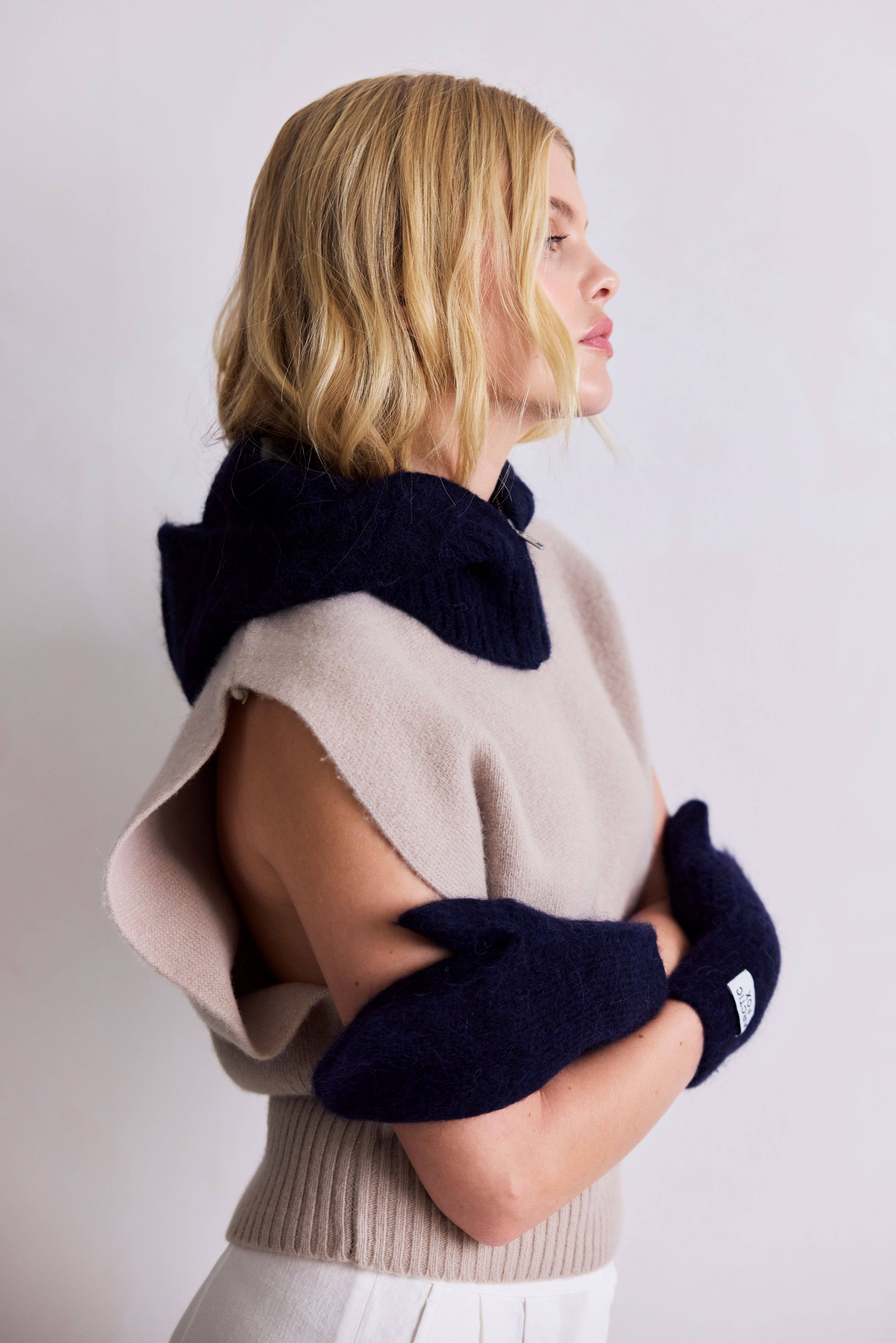 Arctic Fox & Co. - North America - Wholesale Mittens - Women's - The Alpaca Mittens - Deep Sea Navy - FW252