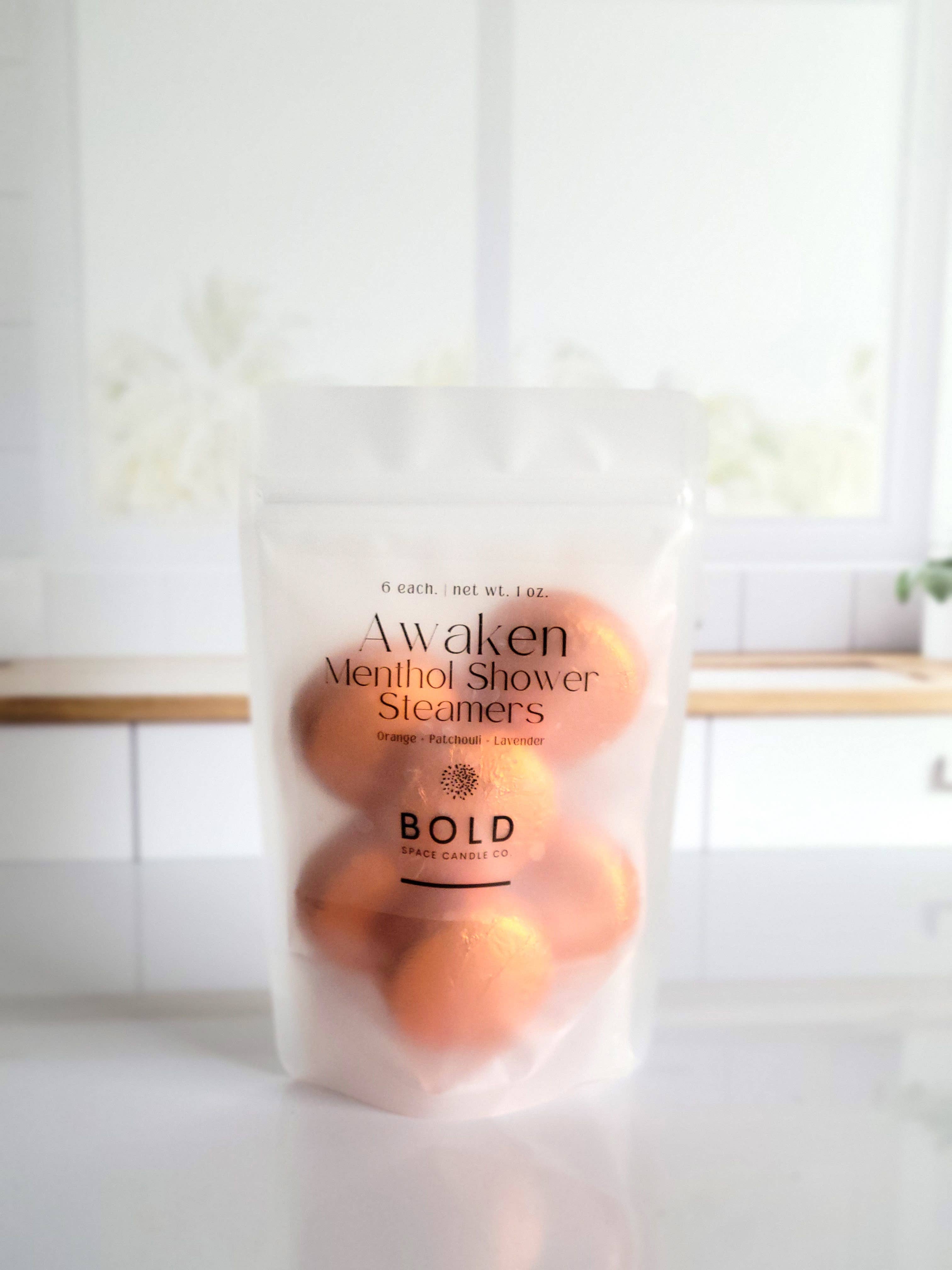 Bold Space Candle Co. - Vente Bombe de douche/galet bien-être pour la douche - Awaken Shower Steamer – Orange énergisante & Lavande - 6 unités4