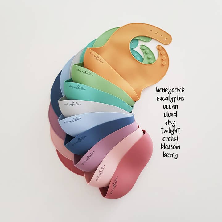 Ari Collective – Babete com bolsa - Bebé por atacado – Babete em silicone oceano3