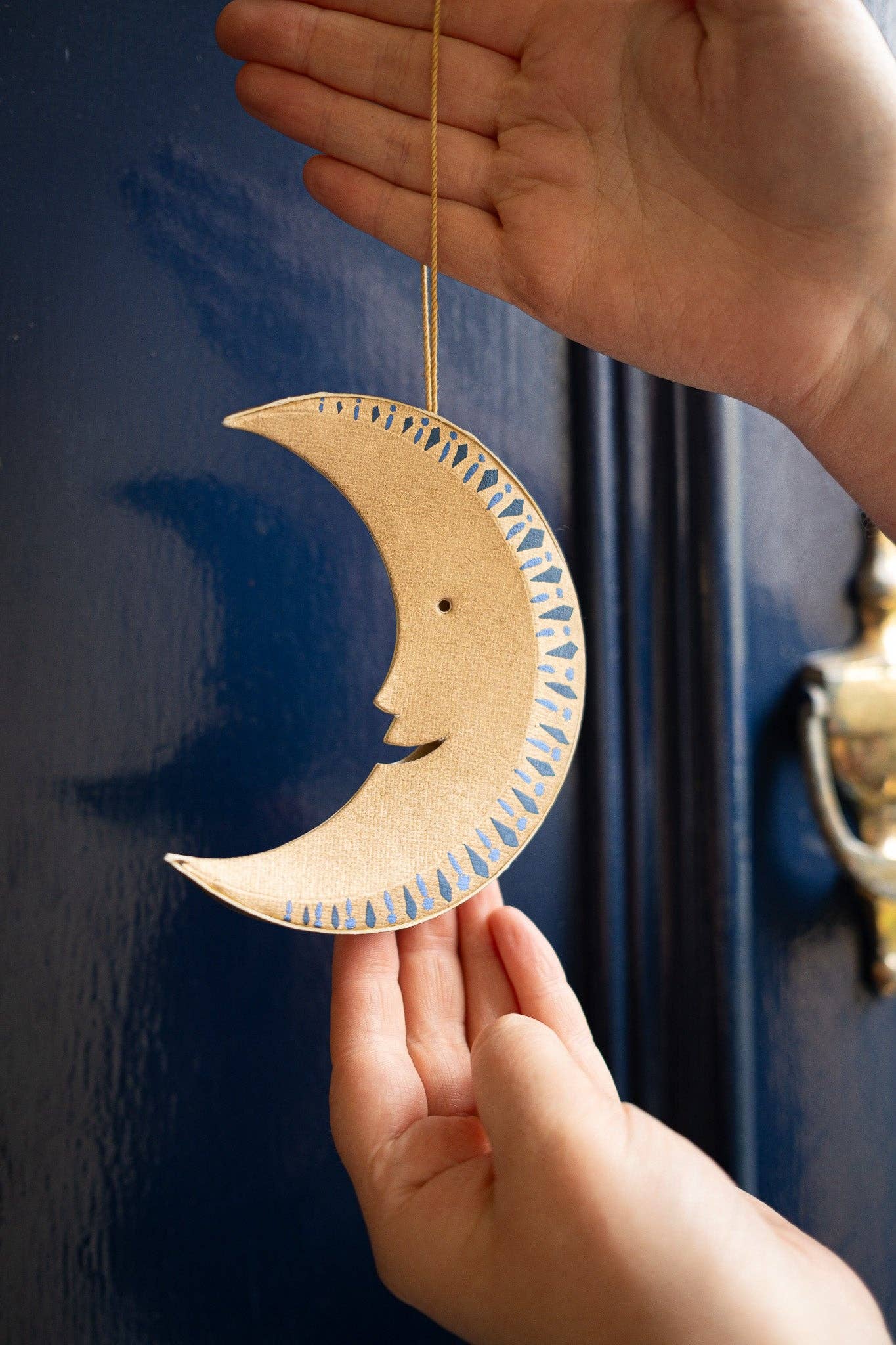 East End Press - Wholesale Ornament - UK/EU: Golden Man on the Moon Board Decoration2