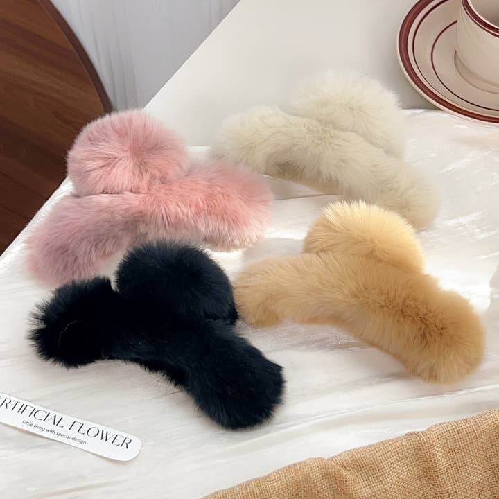 MKS America - Wholesale Hair Clip - Women's - Mia Fuzzy Fluffy Large Hair Claws9