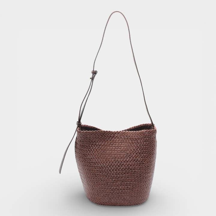 Hand-woven Leather Braid Bucket Shape Shoulder Crossbody Bag for wholesale by Sook Stainable