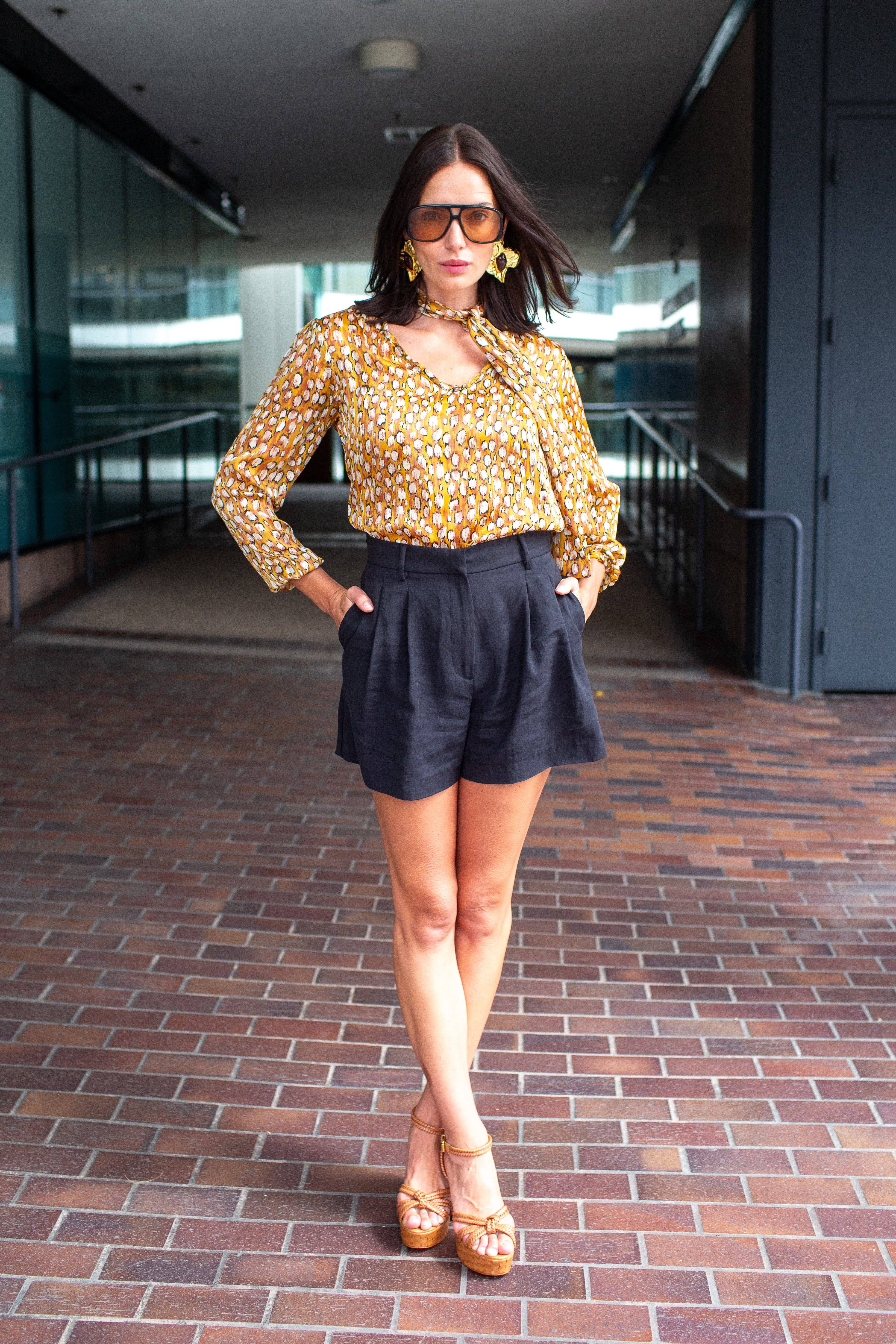 Jennafer Grace – Großhandel Bluse – Damen – Ozelot-Schimmer-Krawattenbluse1