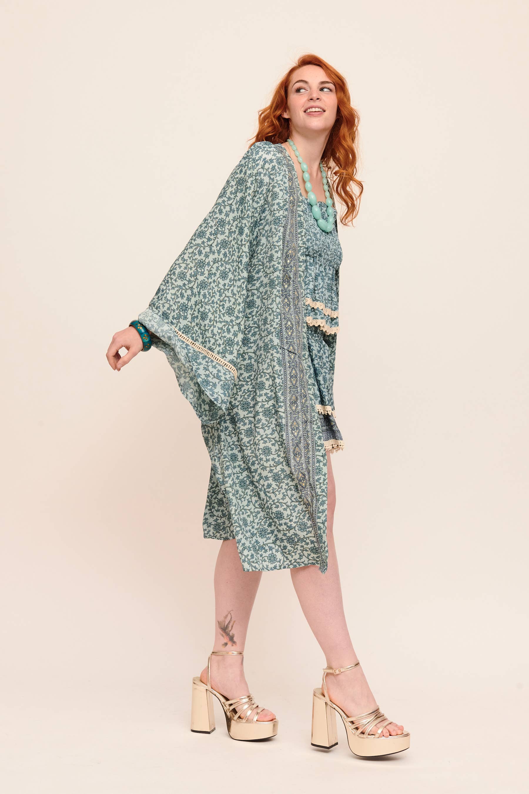 (TURQUOISE - ROSE - VERT AQUA) Kimono long femme en soie froide 100 % à imprimé floral en vente sur Faire1