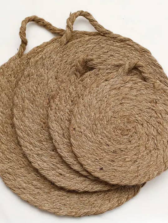 Round Woven Natural Trivets with Handle for wholesale by Fodory