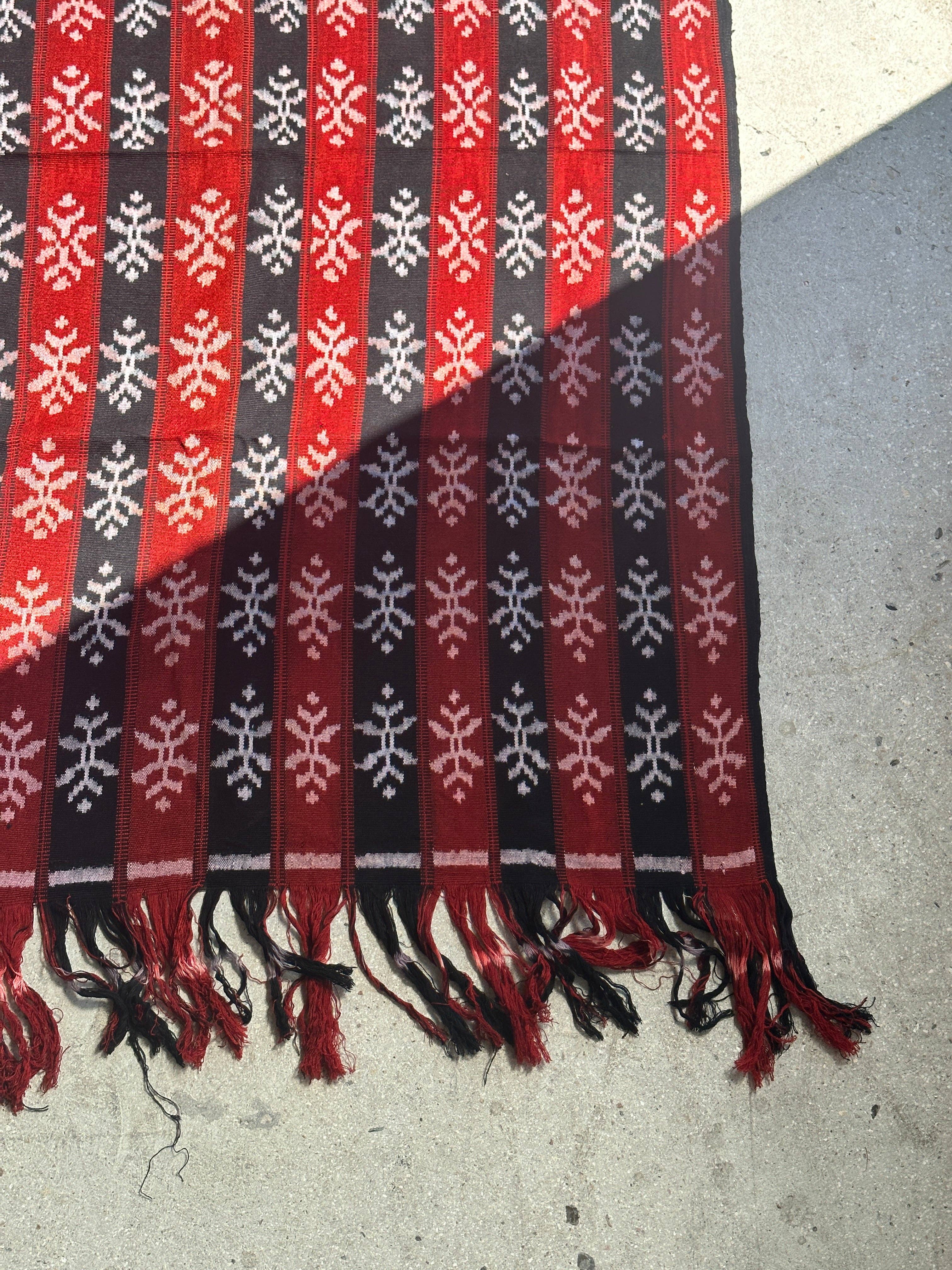 Office Objets - Wholesale Coverlet - Ikat, traditional Indonesian fabric from the island of Savu (Timor) red and black 2m25x7527