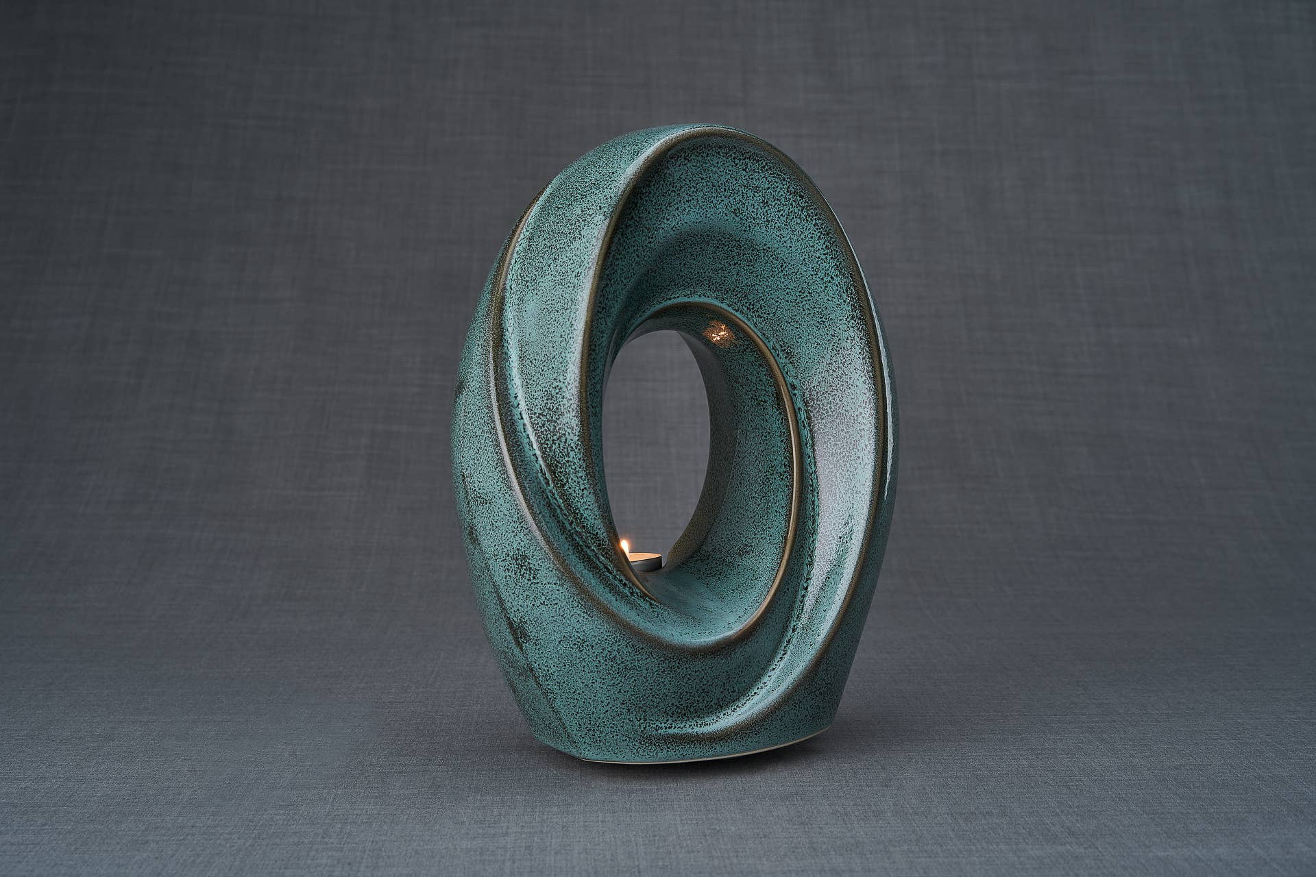 Pulvis Art Urns - Wholesale Urn - Cremation Urn "The Passage" - Large | Oily Green Melange1