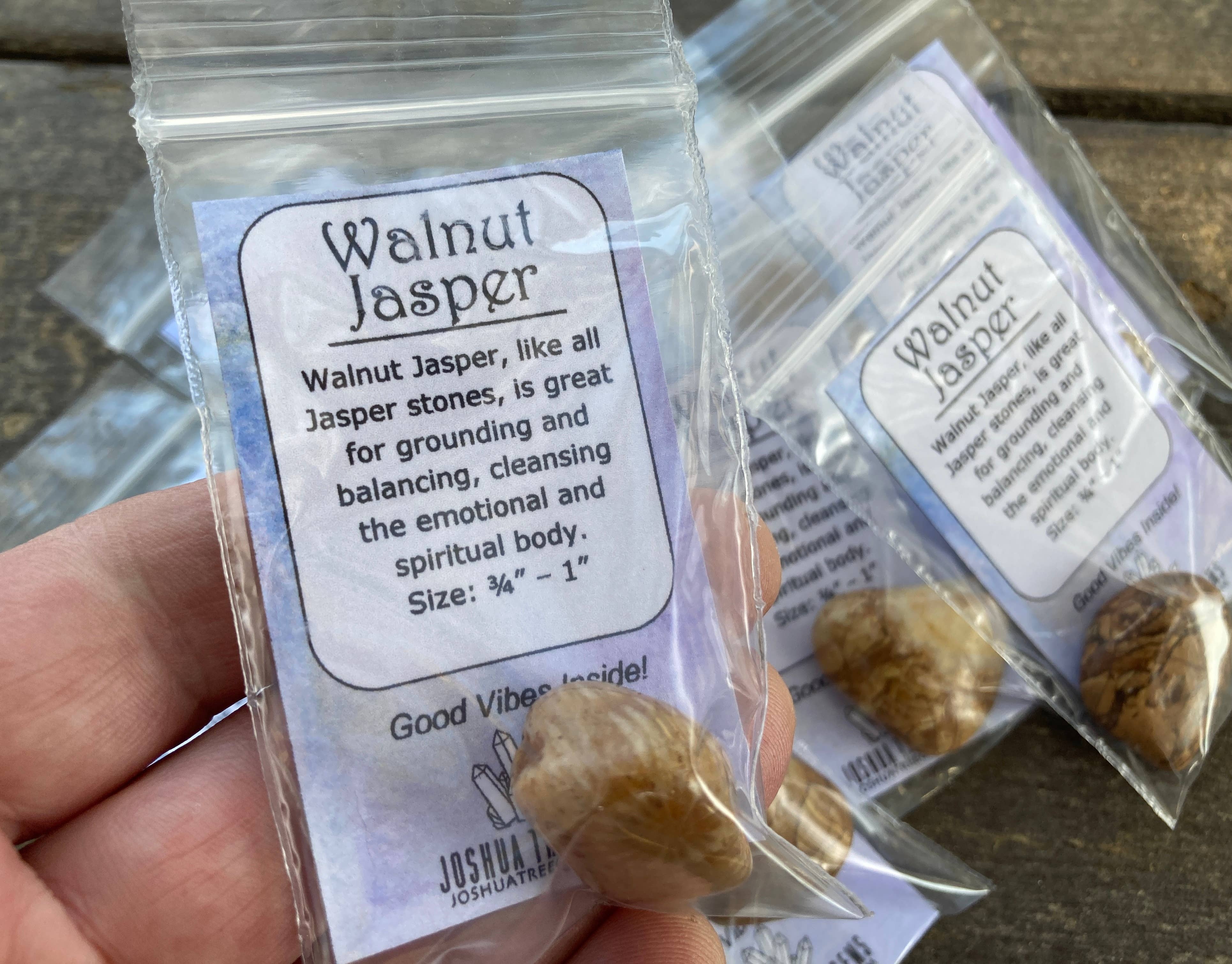 Joshua Tree Gems - Venta al por mayor Piedras/cristales espirituales - Jaspe de nogal caído con tarjeta de propiedad metafísica1