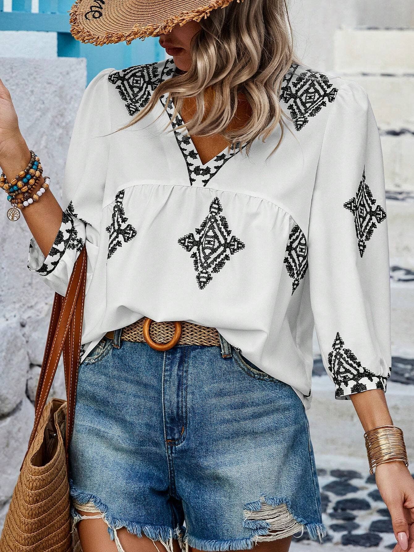 Lily Clothing - Wholesale Blouse - Women's - Stylish printed bag seven-point sleeve V-neck top6