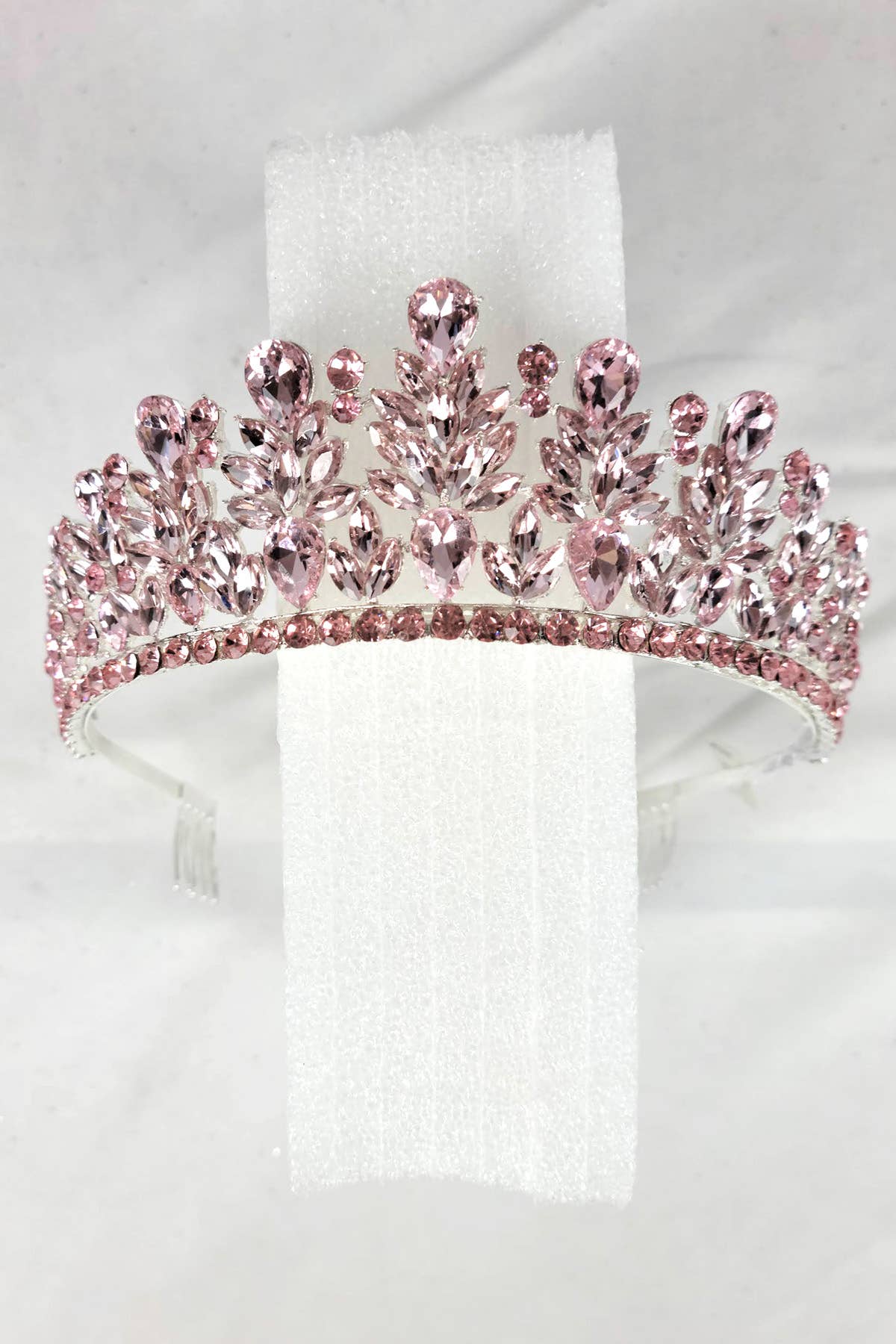 Chicas - Wholesale Tiara - Women's - Metal tiara with jewel rhinestones, one size fits all HT9712