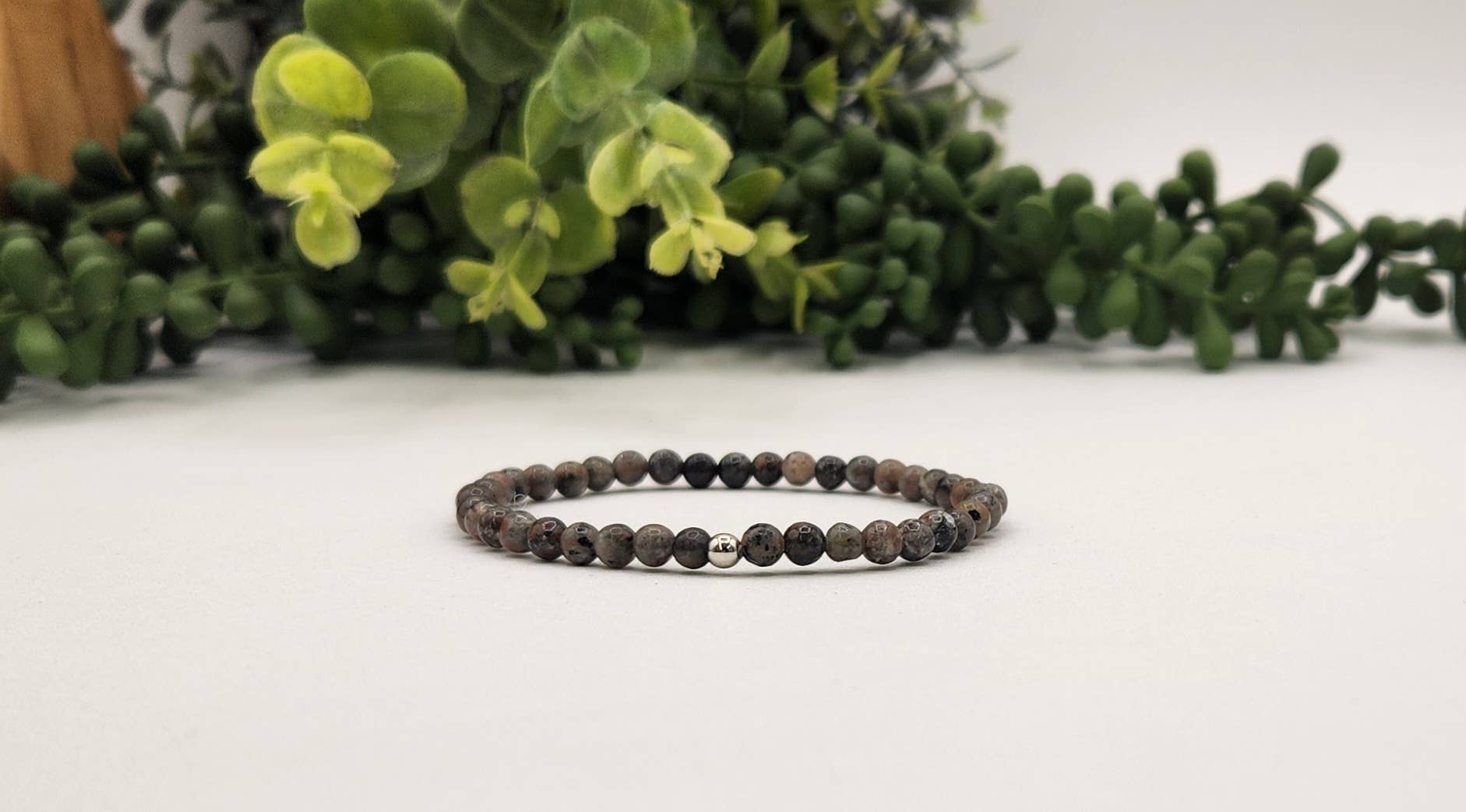 Meraki Gemstones - Wholesale Armband met kralen - Yooperlite rekbare edelsteenarmband 4 mm (UV-reactief)2