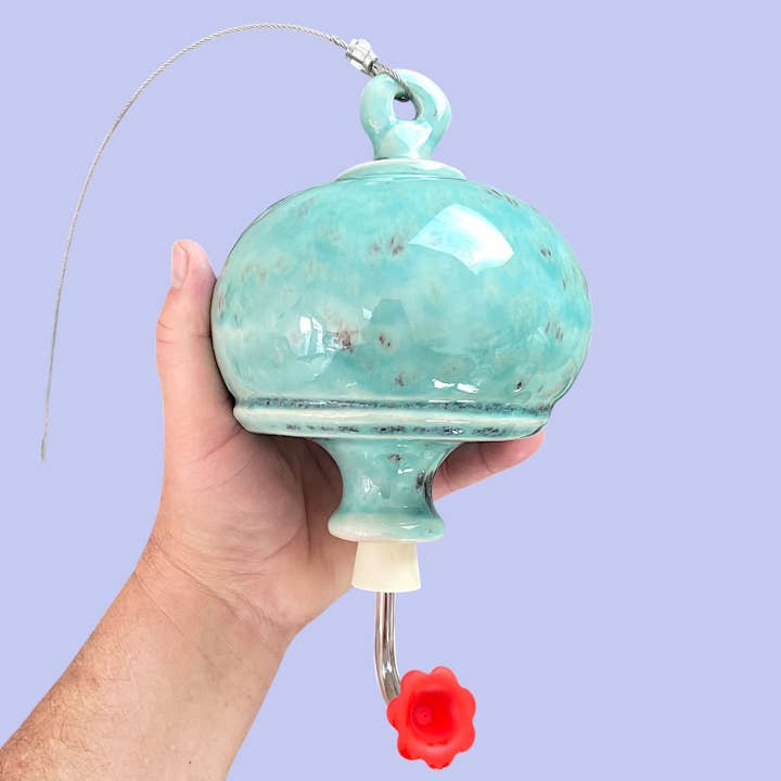 Keramische kolibrievoeder — Turkooisblauw voor wholesale door Mudpuppy Ceramic Studio