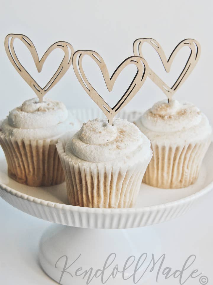 Hjerte Cupcake Topper - Træ Hjerte Udsnit Charcuteri Pind for engroshandel hos KendollMade