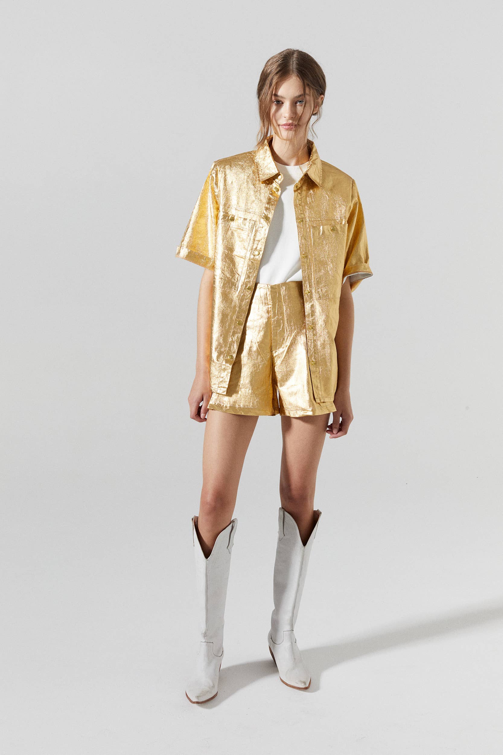 Guld Frida Metallic Hør Shorts - Guld for engroshandel på Faire8