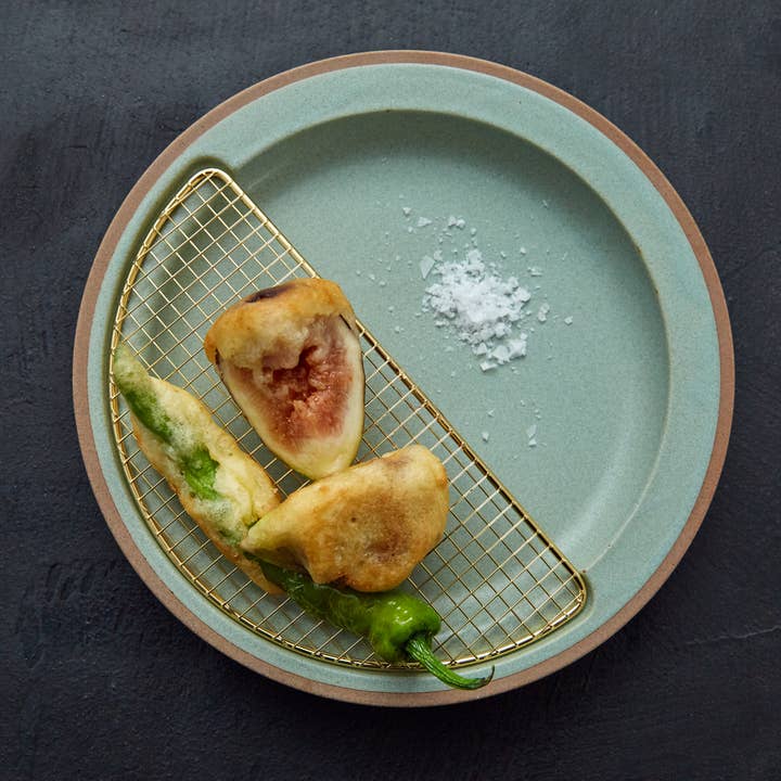 KIKIME – wholesale Dinner plate – amime Plate Half 9" | Plate w/ Half-moon shaped metal net 16