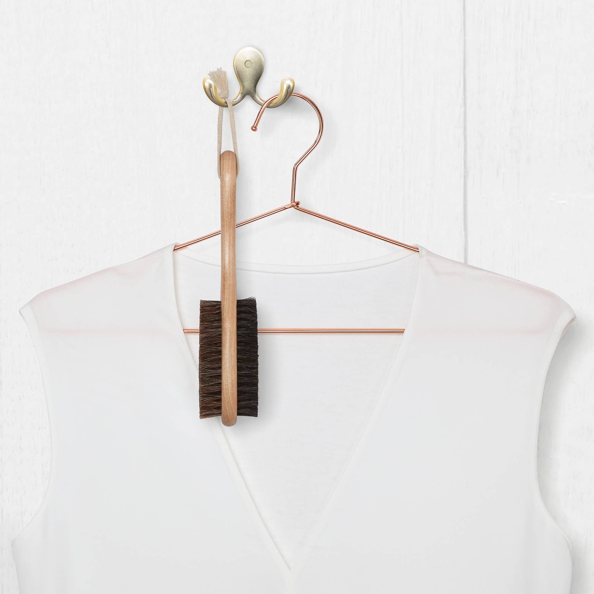 RAYEN - Wholesale Clothes Hangers - Packs of 5 copper hangers1