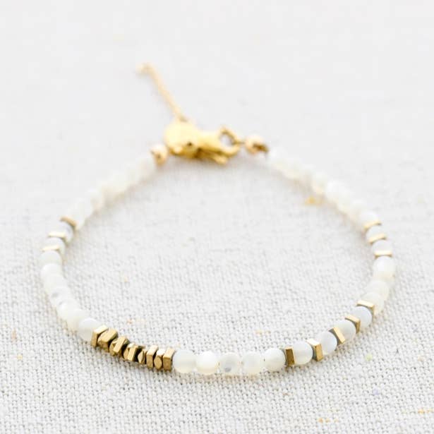 Nacar Beads Steel Elastic Bracelet for wholesale by Sonata