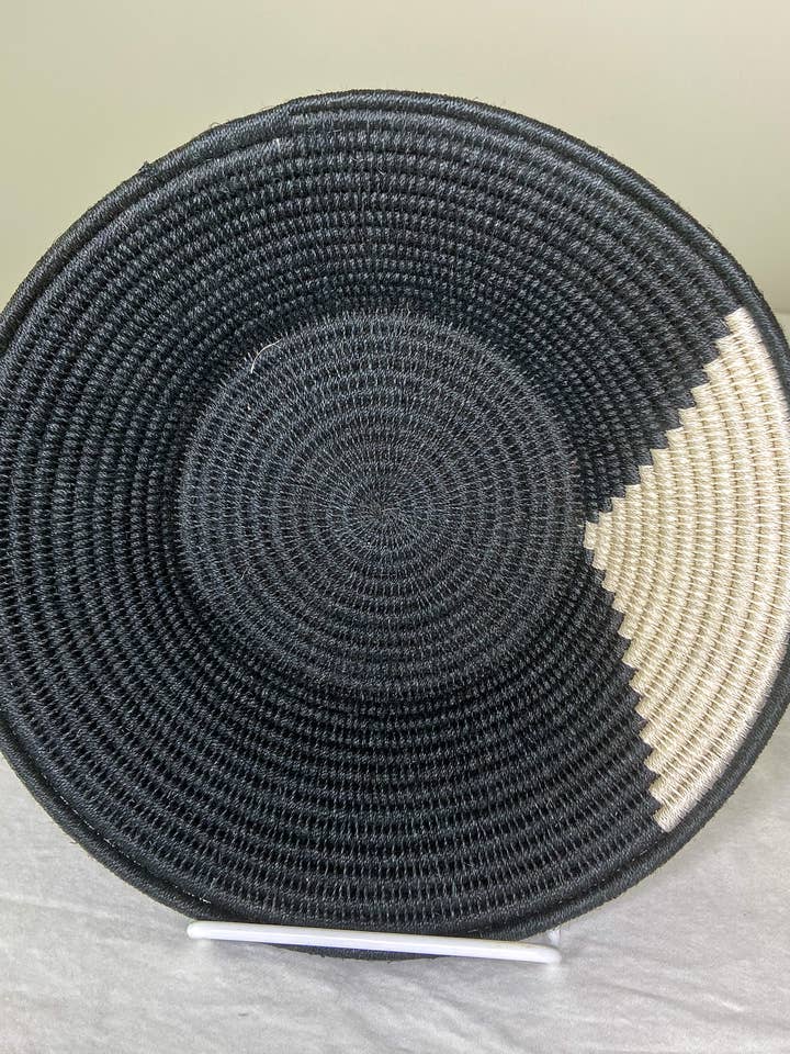 Medium Sisal Basket - 029 for wholesale by Eve & Nico Gifts & Home Decor