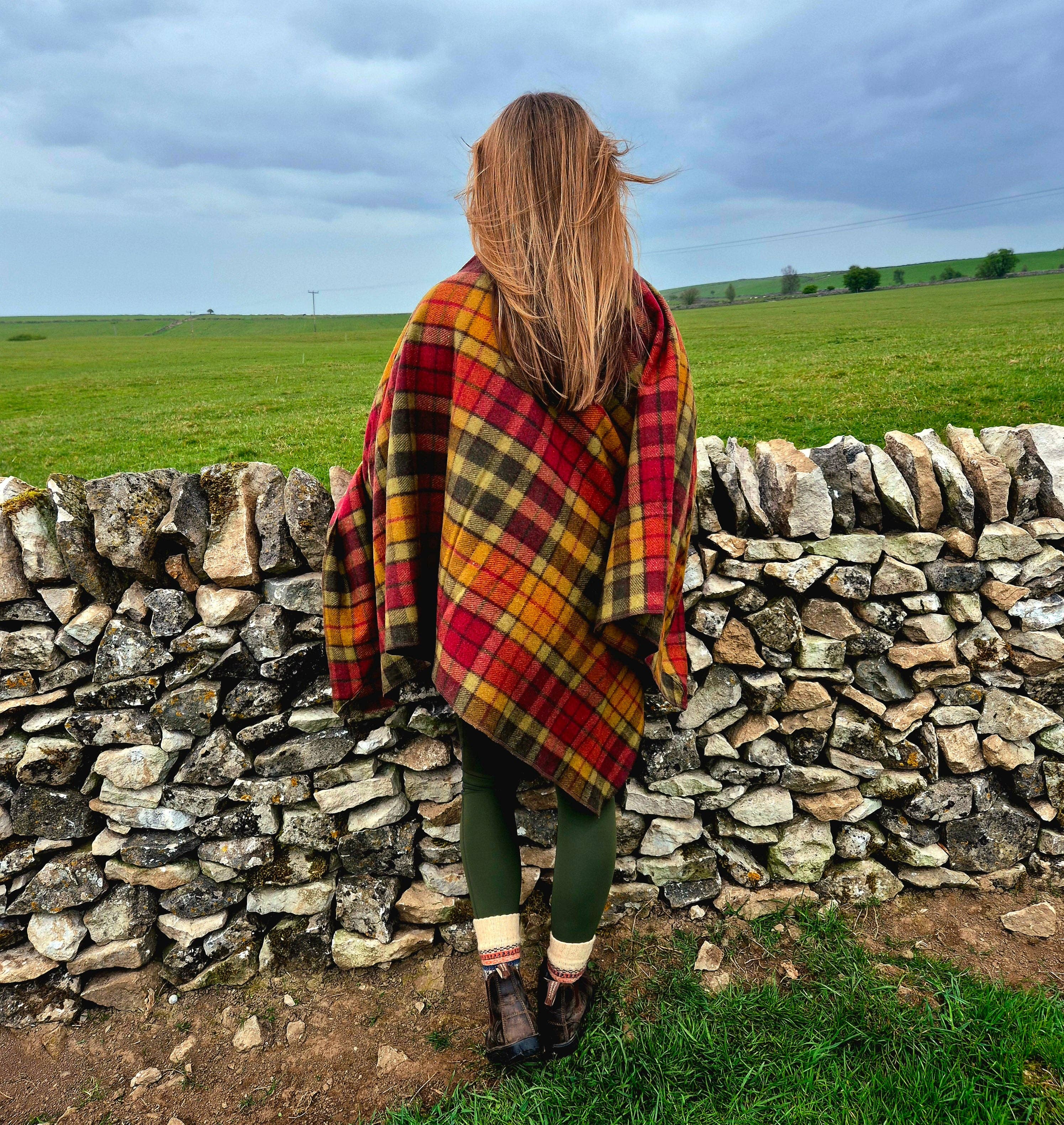 Journeyman Handcraft – wholesale Poncho – Men′s – Wool Poncho6