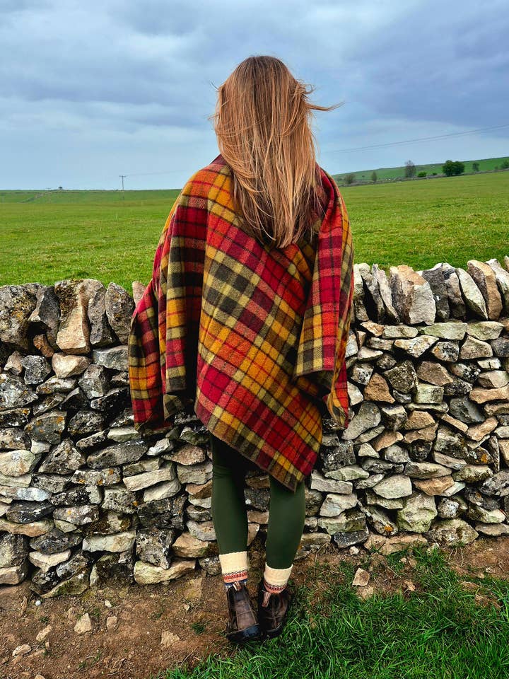 Journeyman Handcraft – wholesale Poncho – Men′s – Wool Poncho6