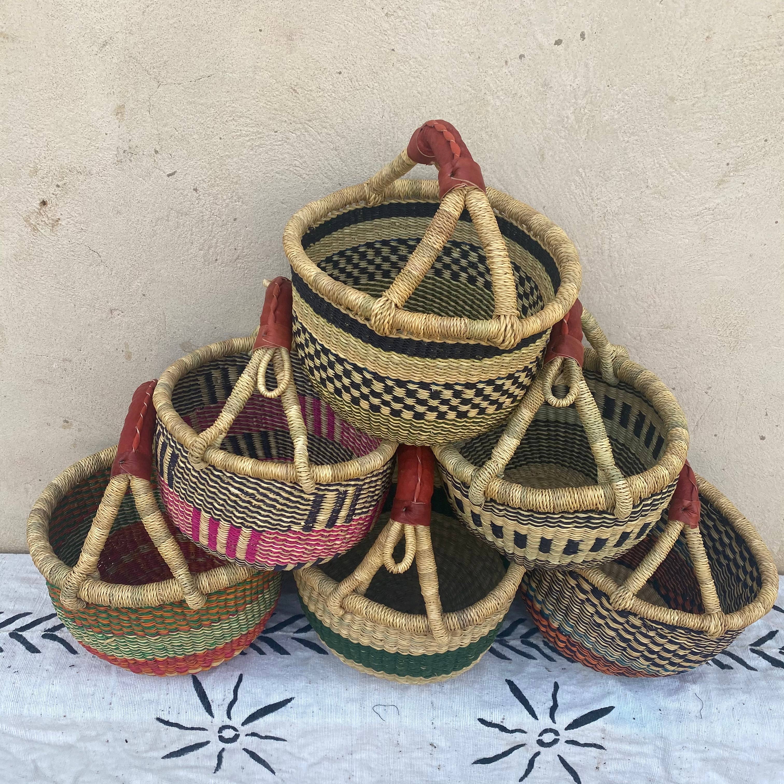 ARA BOLGA BASKETS LLC - Wholesale Basket - Small Round Assorted Bolga Basket1