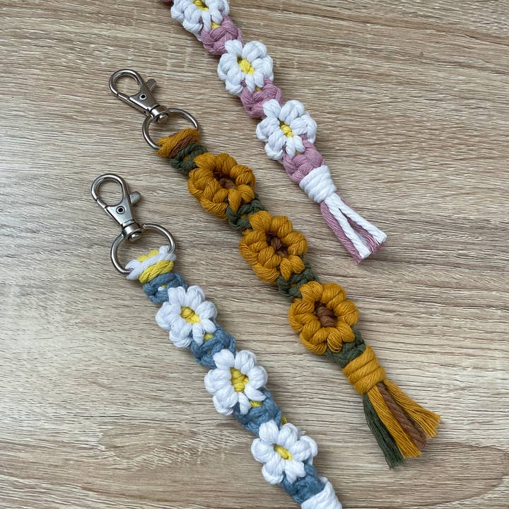 Knotty Mama Studios - Wholesale Keychain - Women's - Macrame Flower Keychain5