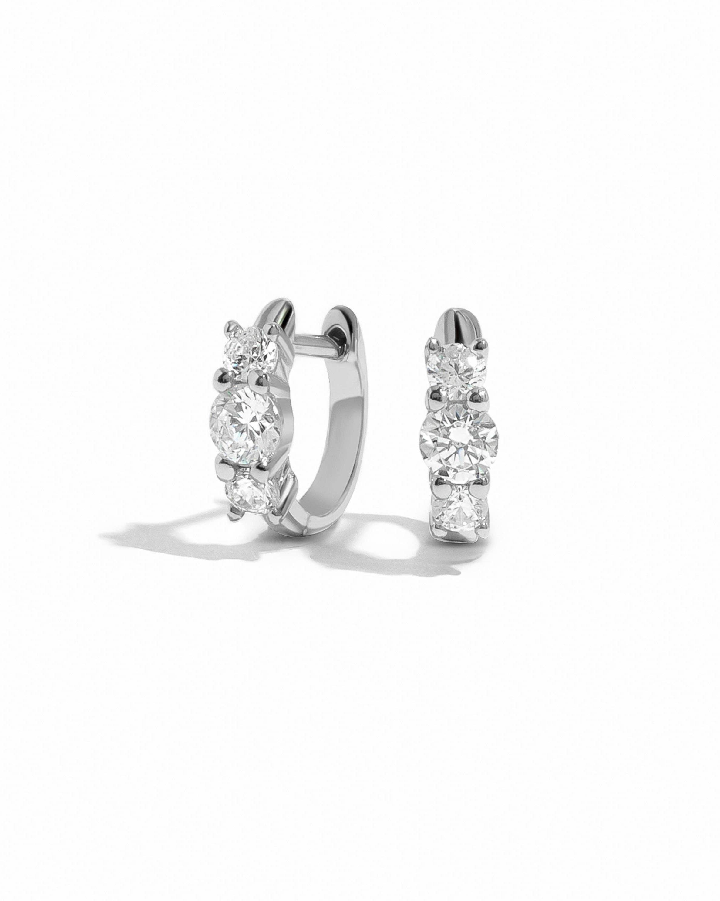 Sami Jewels - Vente Petits anneaux - Créoles Huggie à trois pierres2