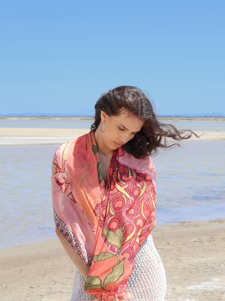 Grand carré en modal 130x130cm EVEIL CORAIL pour la vente par BROKANTE