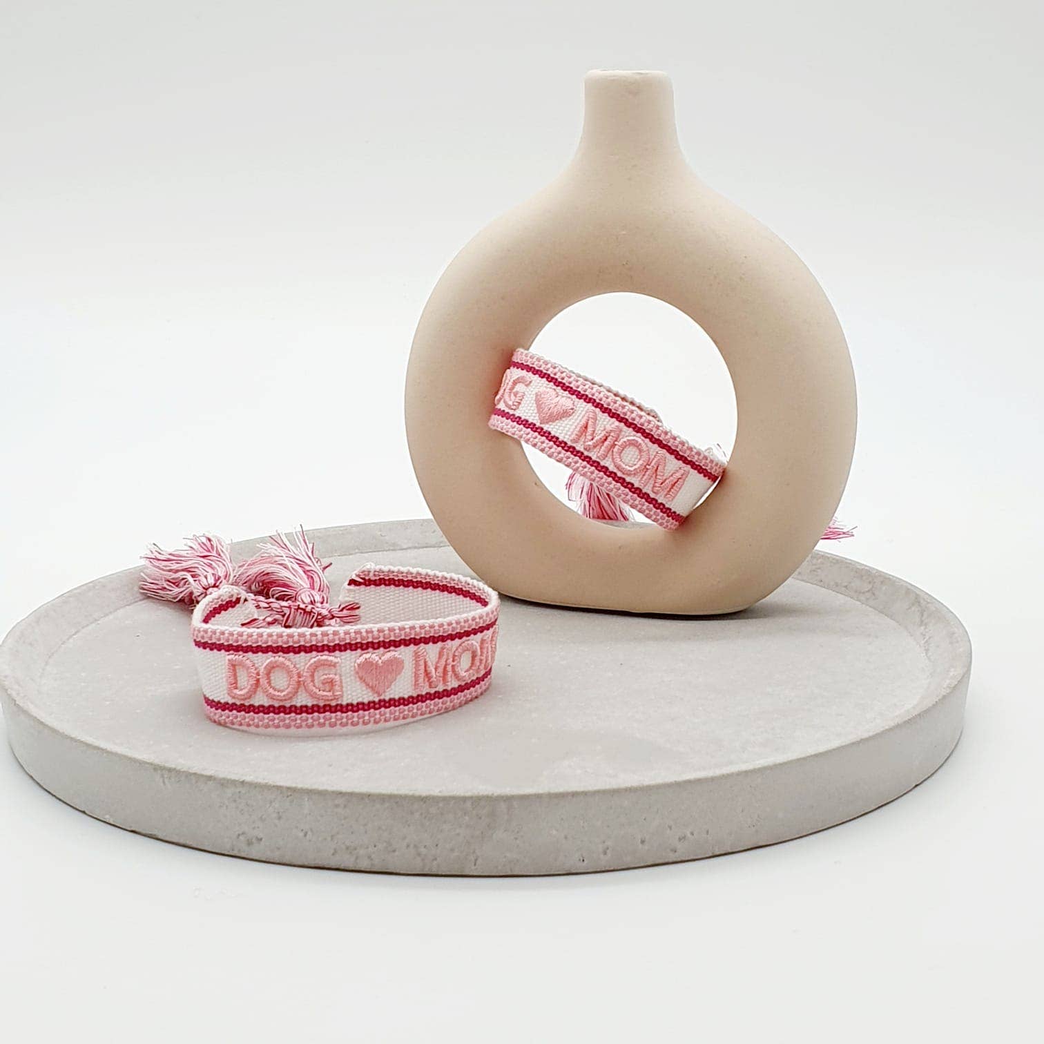 Parsley & Pepper – wholesale Vävt/flätat armband – DOG MOM armband med broderat boho-motiv1
