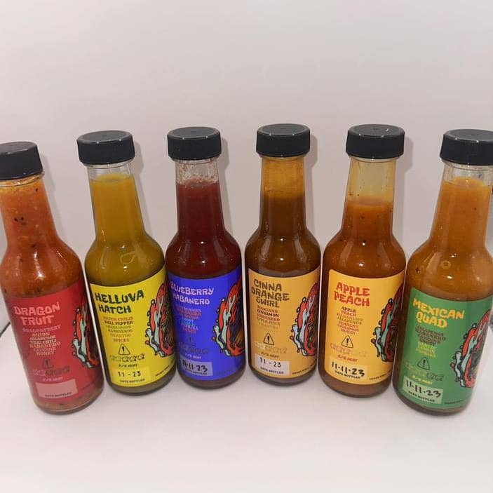 Paquet de quatre (4) - Pomme et pêche pour la vente par Hoop Pole Creek Hot Sauce Co.