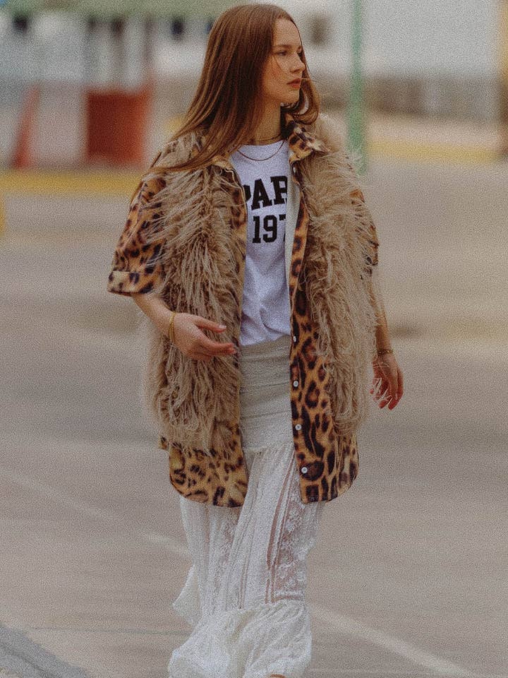 gilet en fourrure longue beige pour la vente par Q2—All Orders:Free Duties for the US,UK,and Canada