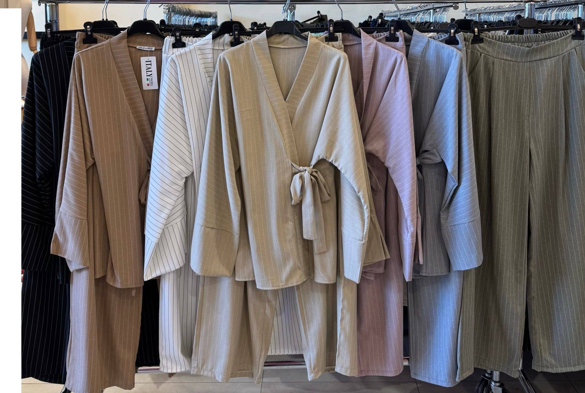 sole - Vendita all'ingrosso Completo top e pantaloni (NON loungewear) - Donna - Completo in poliestere 100% taglia unica (S-L)0