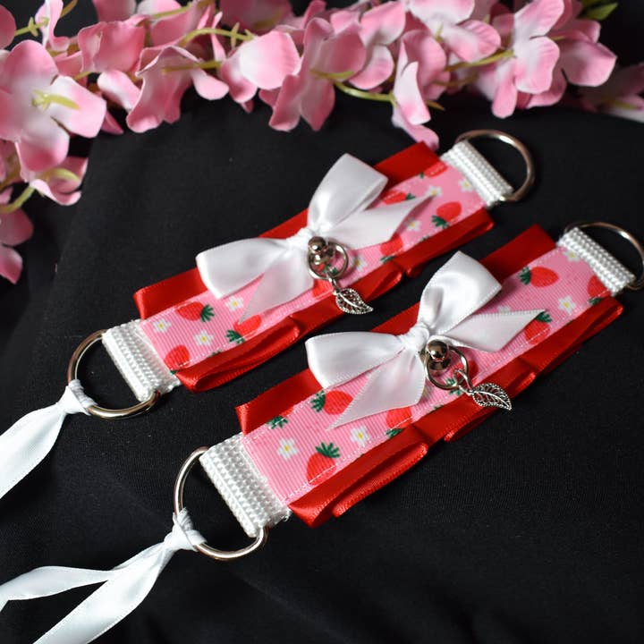 Punhos de Morango Primavera por atacado de Naughty Pawsies