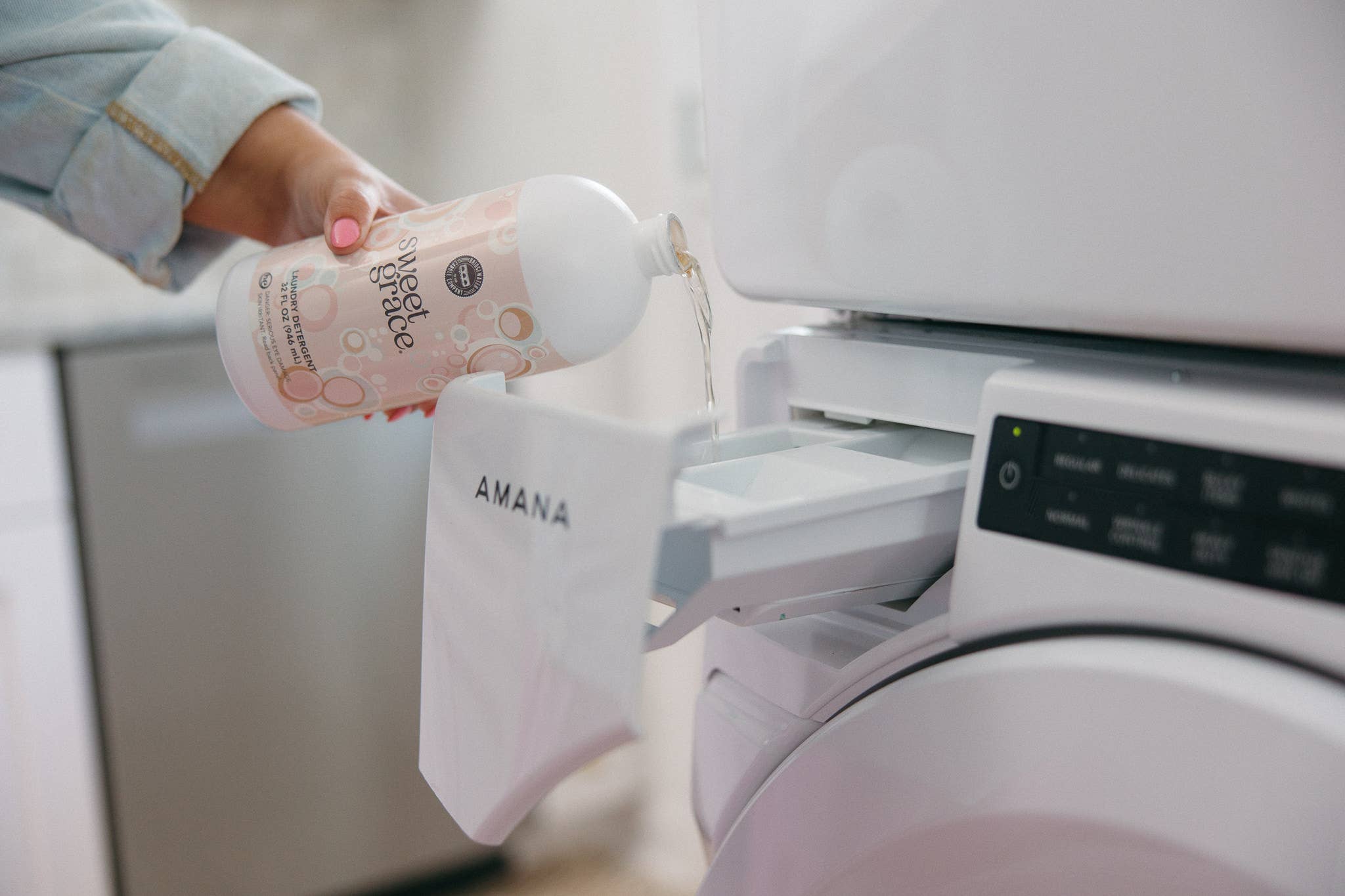 Bridgewater Candle Company - Wholesale Liquid Laundry Detergent - Sweet Grace 32oz Laundry Detergent5