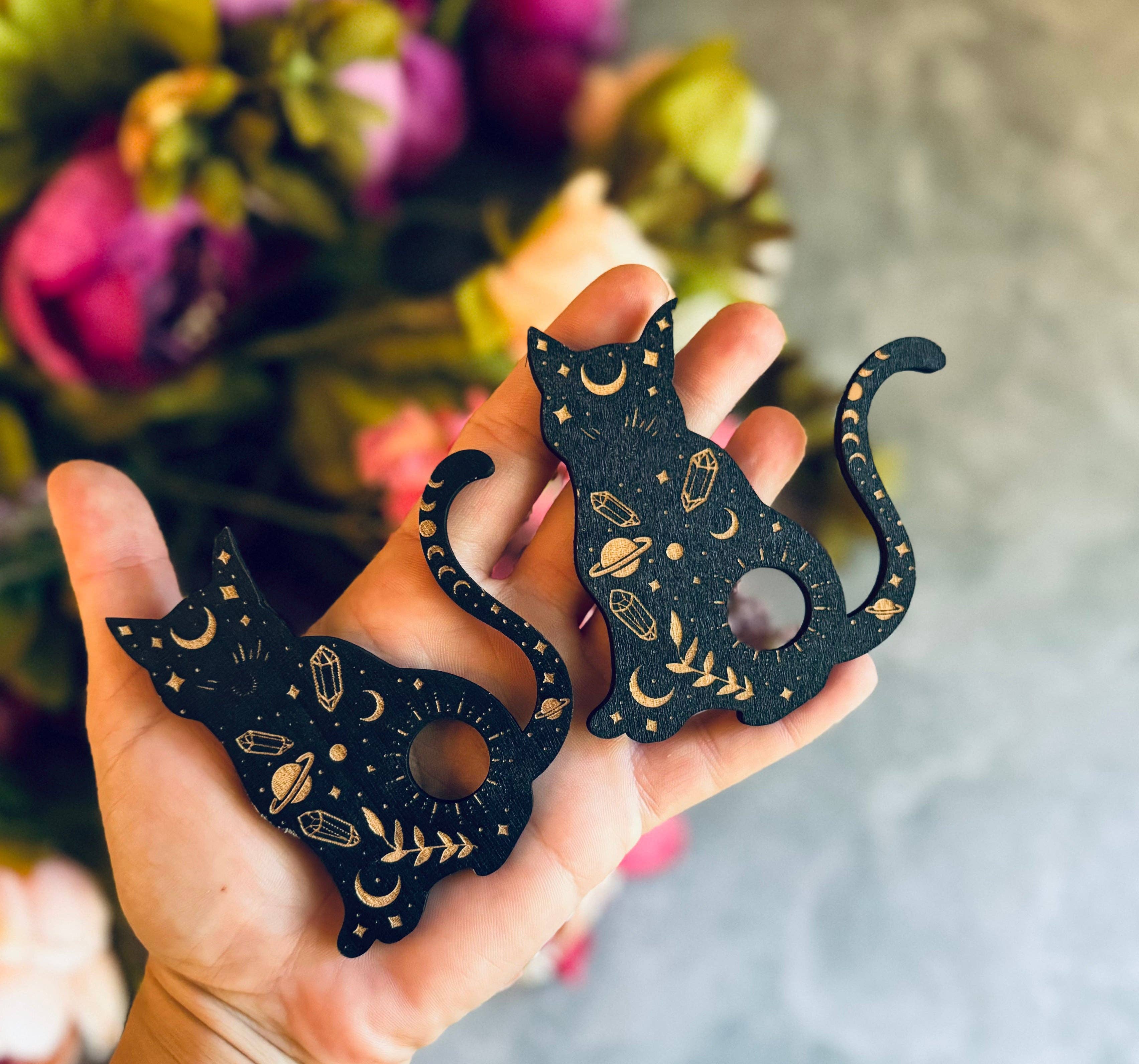 Mandala Gems - Vendita all'ingrosso Decorazioni da tavolo - Mini supporto a sfera in cristallo Black Cat, supporto in cristallo Witchy, decorazione Mystical Cat, espositore in cristallo1